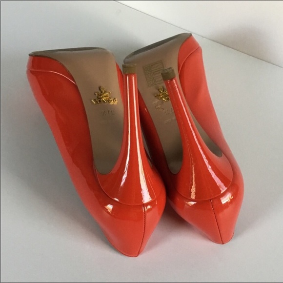 PRADA - Picture 5 of 15